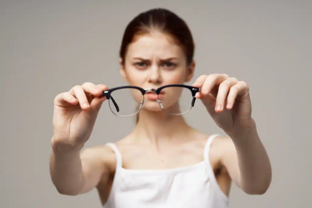 Practical Guide for Glasses Wearers Following Rhinoplasty